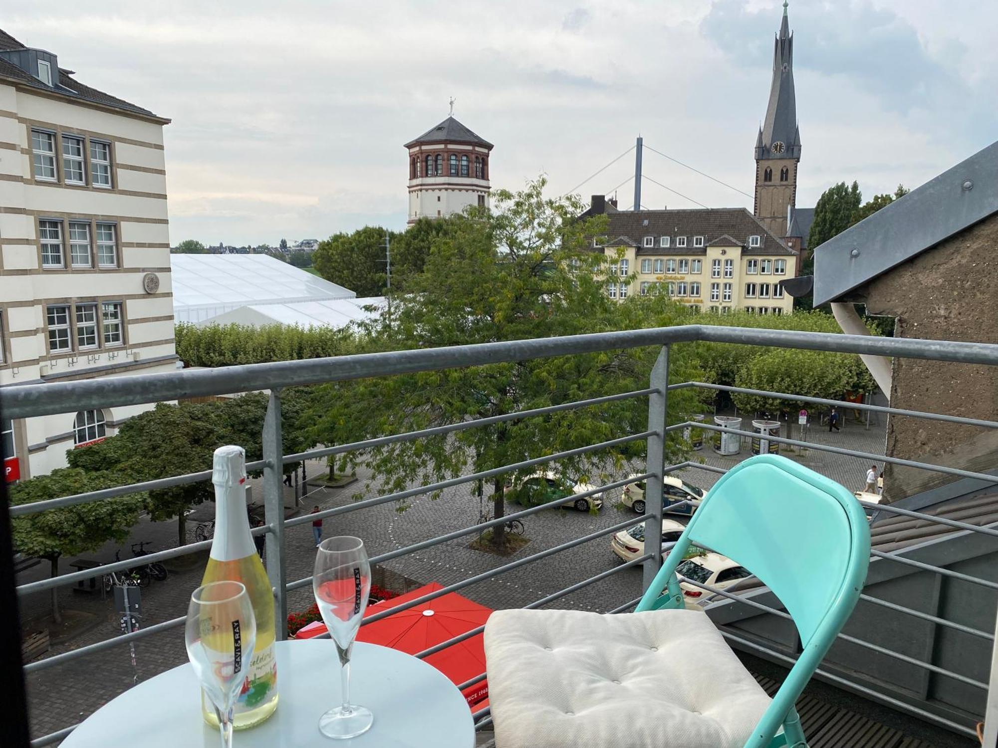 Avi City Burgplatz Apartments Düsseldorf Esterno foto